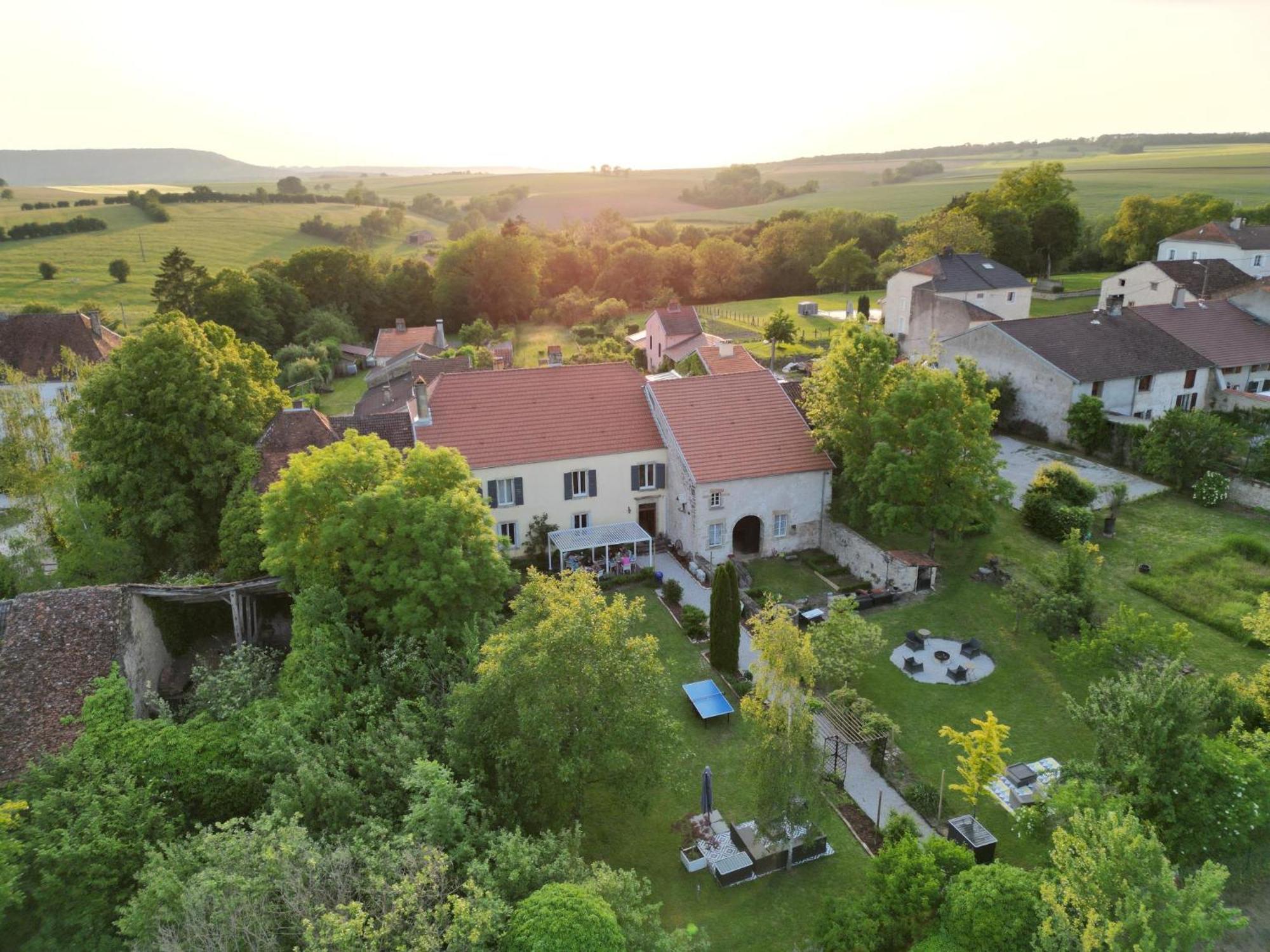 Maison Egalite Melay  Екстер'єр фото